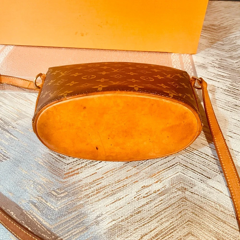 Louis Vuitton Brown Monogram Shoulder Bag - Picture 9 of 16